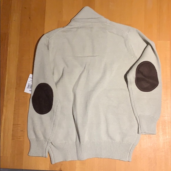 Andy and Evan button down Cardigan - Picture 2 of 2